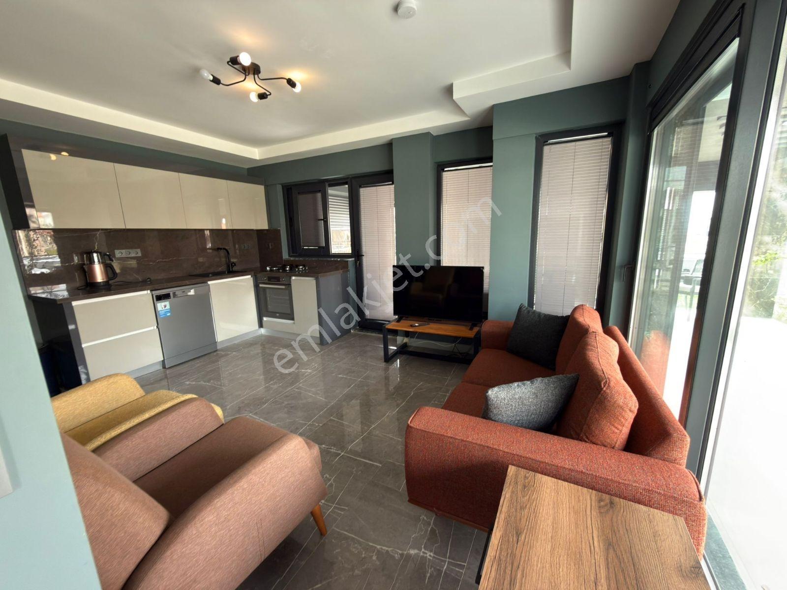 Denize Sıfır Sıtede Tamamen Yenilenmiş Mıhteşem Villa - Görsel 8
