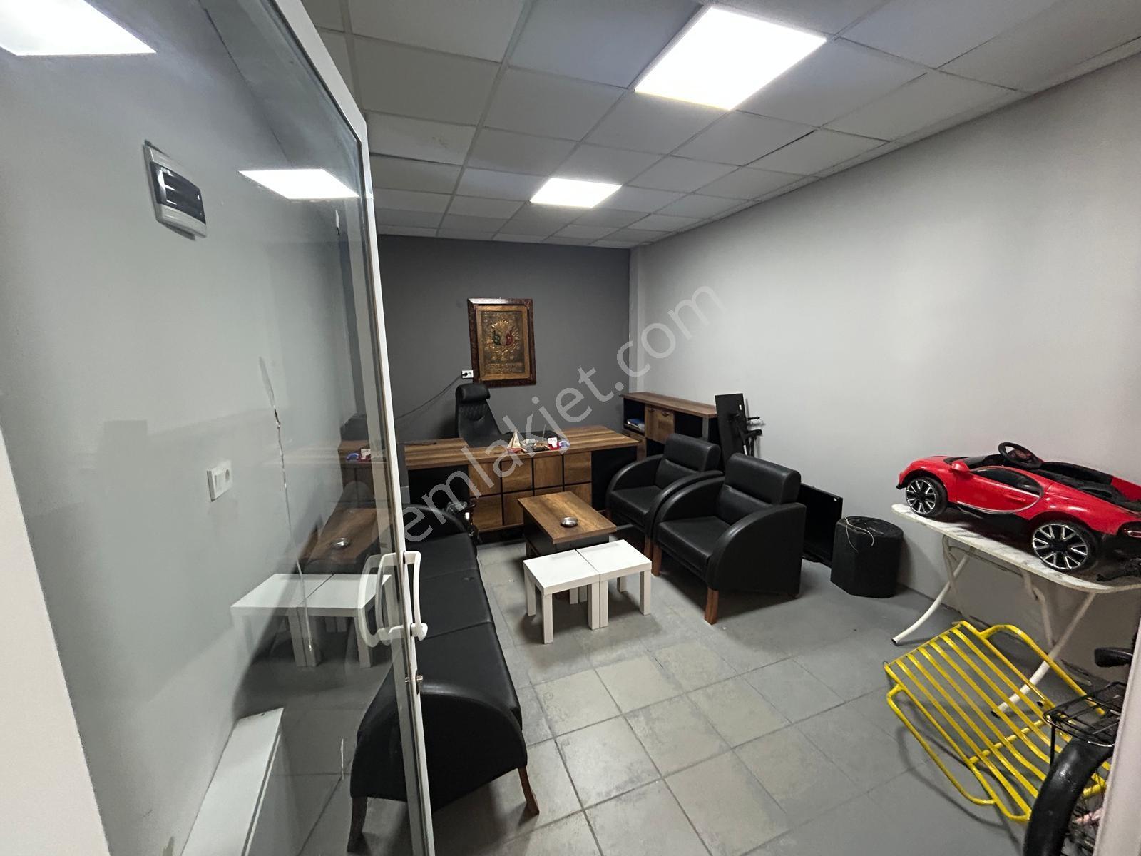 Bayatlı Pasaj İçerisinde Tapulu 3 Adet Dükkan İşletmeli Satılık - Görsel 8