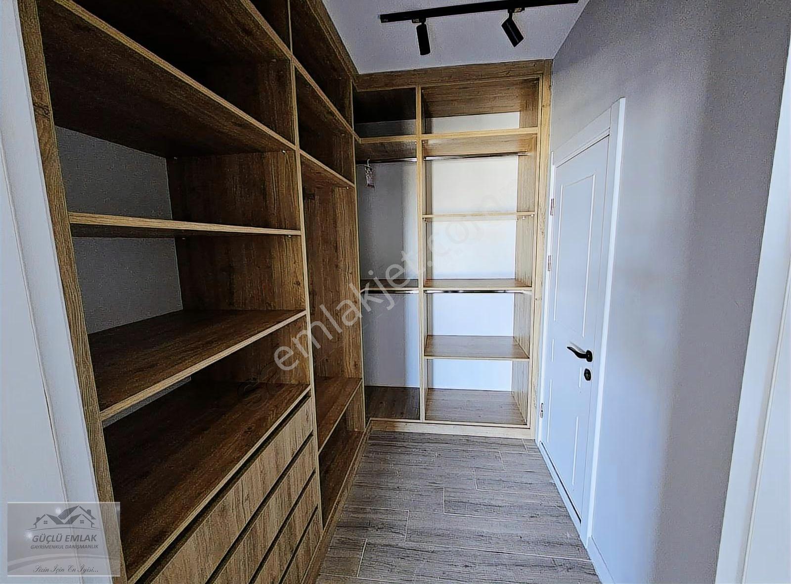 Şehrin En Güzel Yerinde Ve En Prestijli Sitesinde 4+1 Satılık - Görsel 32