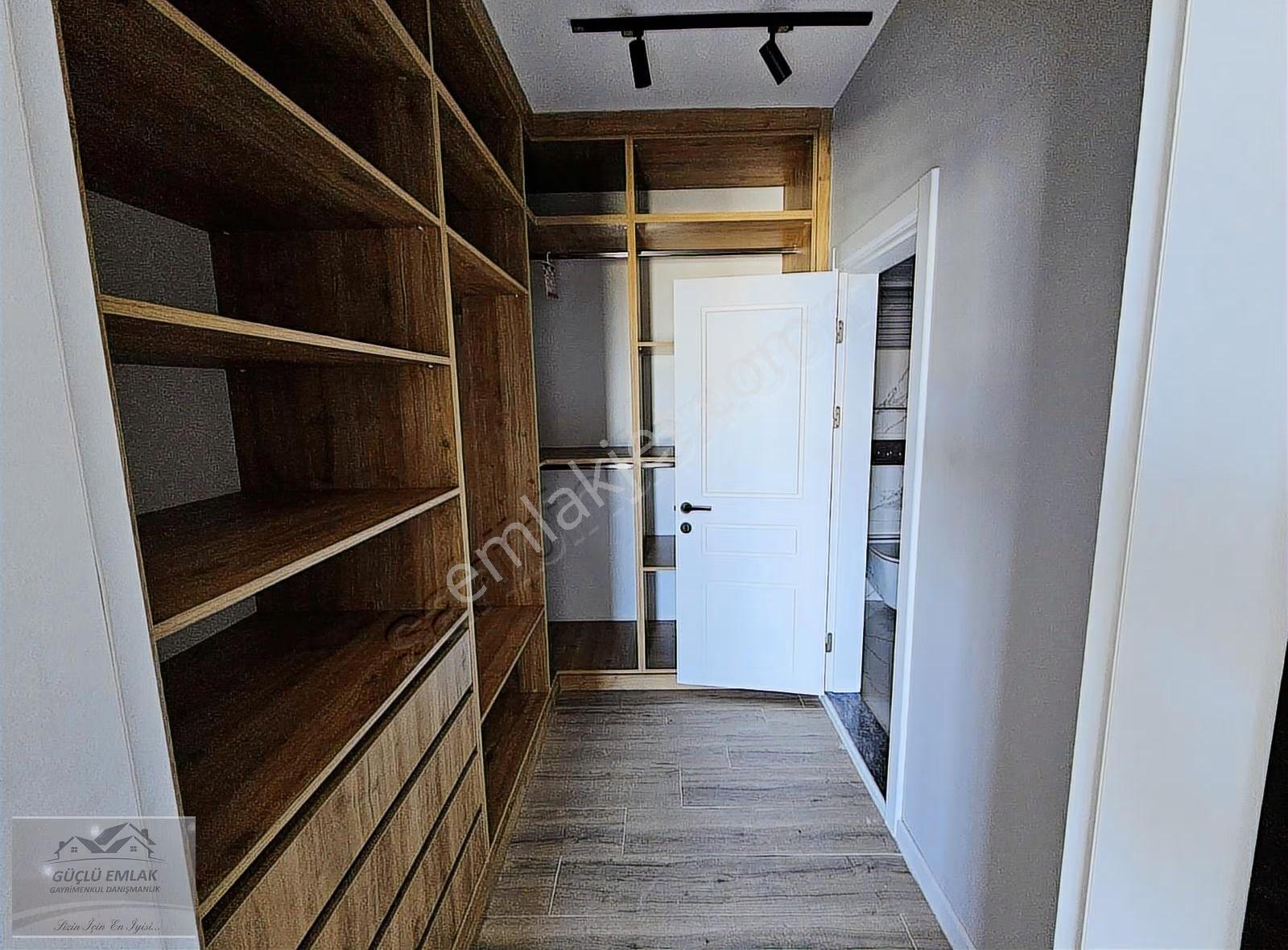 Şehrin En Güzel Yerinde Ve En Prestijli Sitesinde 4+1 Satılık - Görsel 33