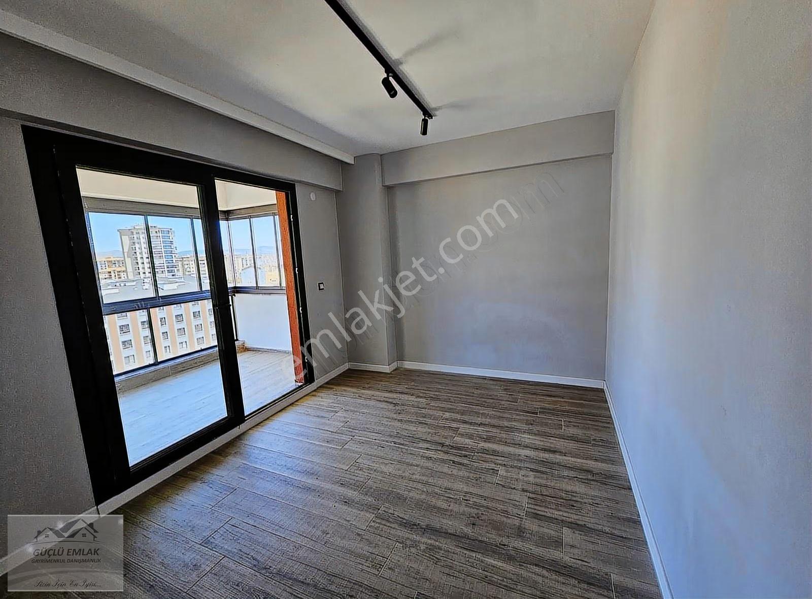 Şehrin En Güzel Yerinde Ve En Prestijli Sitesinde 4+1 Satılık - Görsel 24