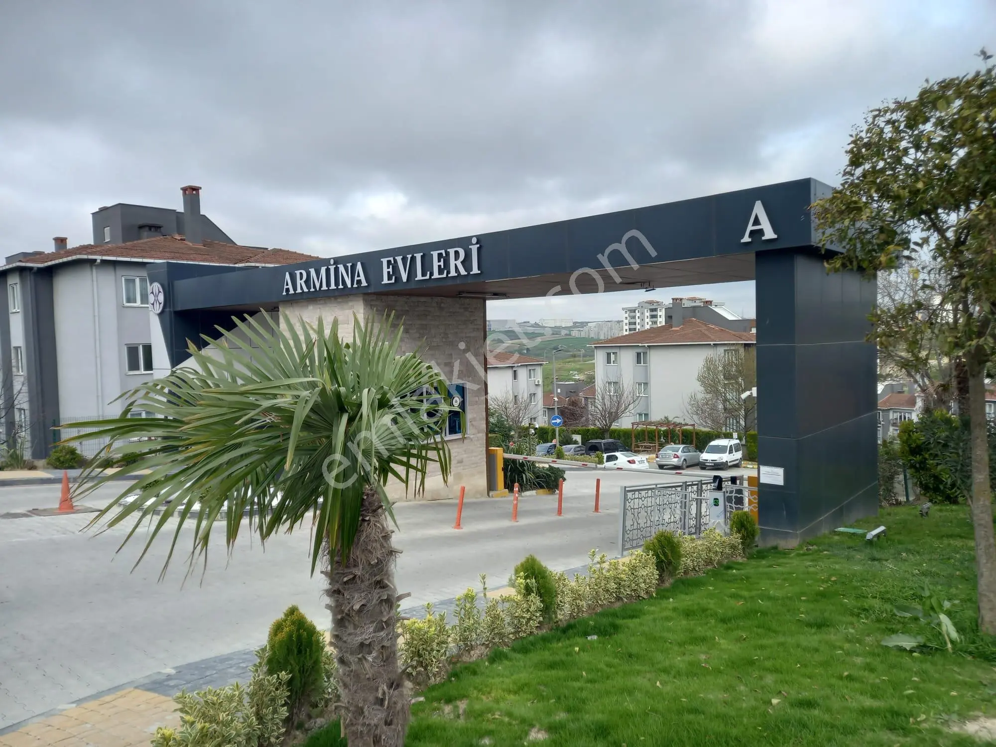 Bahçeşehir Armina Da Tadilatlı Satılık 3+1 Daire