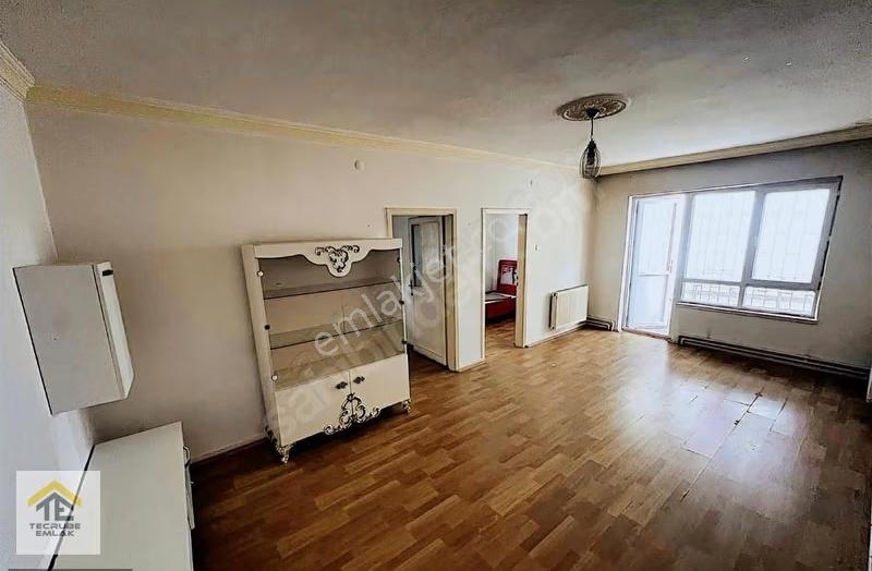 Karaelmas Sokakta Yüksek Giriş 3+1 Memur Kiracılı Emsalsiz
