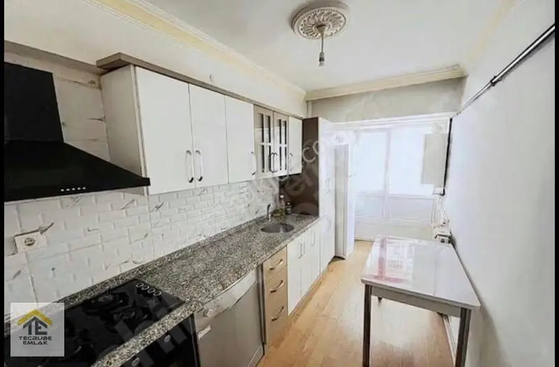 Karaelmas Sokakta Yüksek Giriş 3+1 Memur Kiracılı Emsalsiz - Görsel 3
