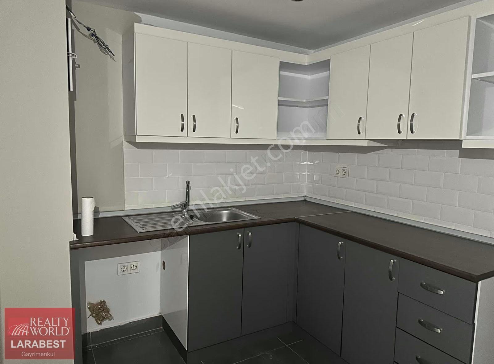 Eski Lara Caddesinde Masrafsız Tadilatlı 150 Metre² Kiralık Ofis - Görsel 6