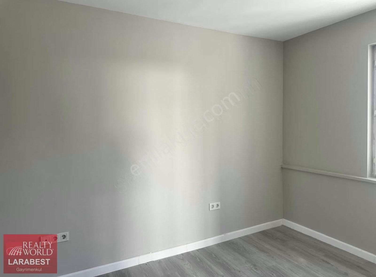 Eski Lara Caddesinde Masrafsız Tadilatlı 150 Metre² Kiralık Ofis - Görsel 33