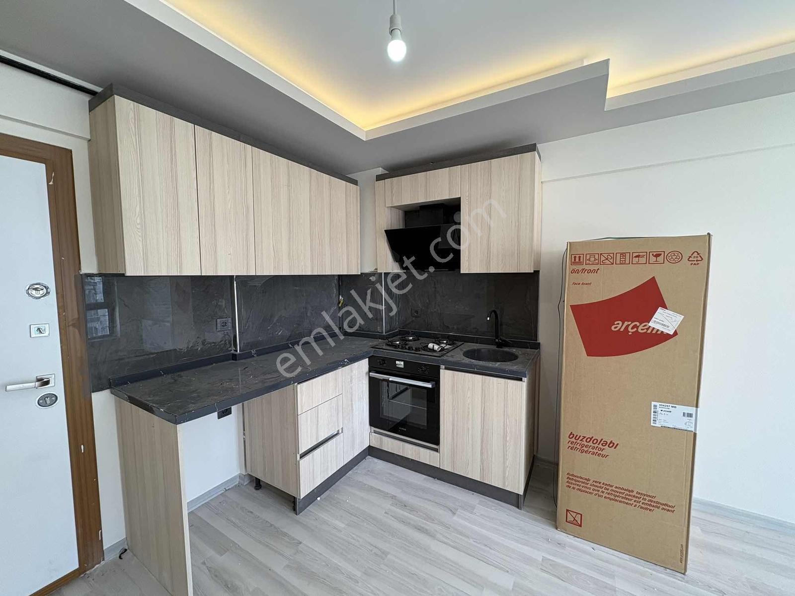 Alaçatı'dan İncek'te Ara Kat Güney Cephe Bulvar Yakını Geniş 1+1 - Görsel 21