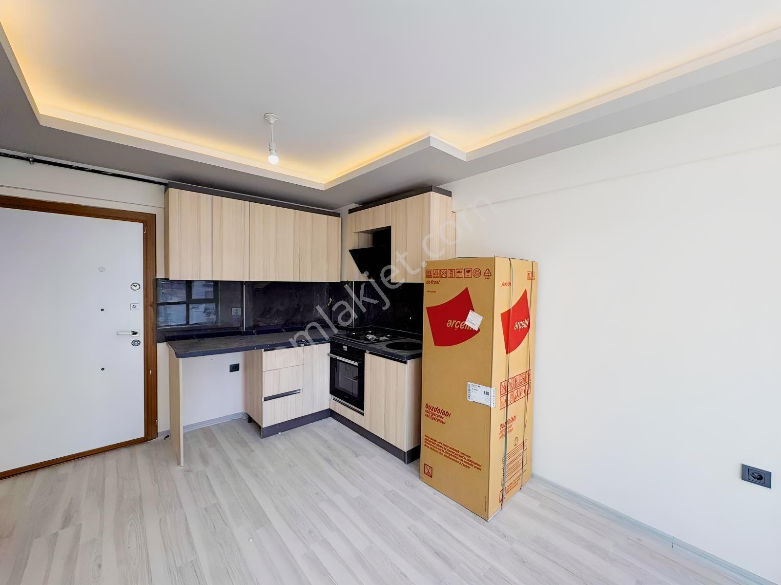 Alaçatı'dan İncek'te Ara Kat Güney Cephe Bulvar Yakını Geniş 1+1 - Görsel 33