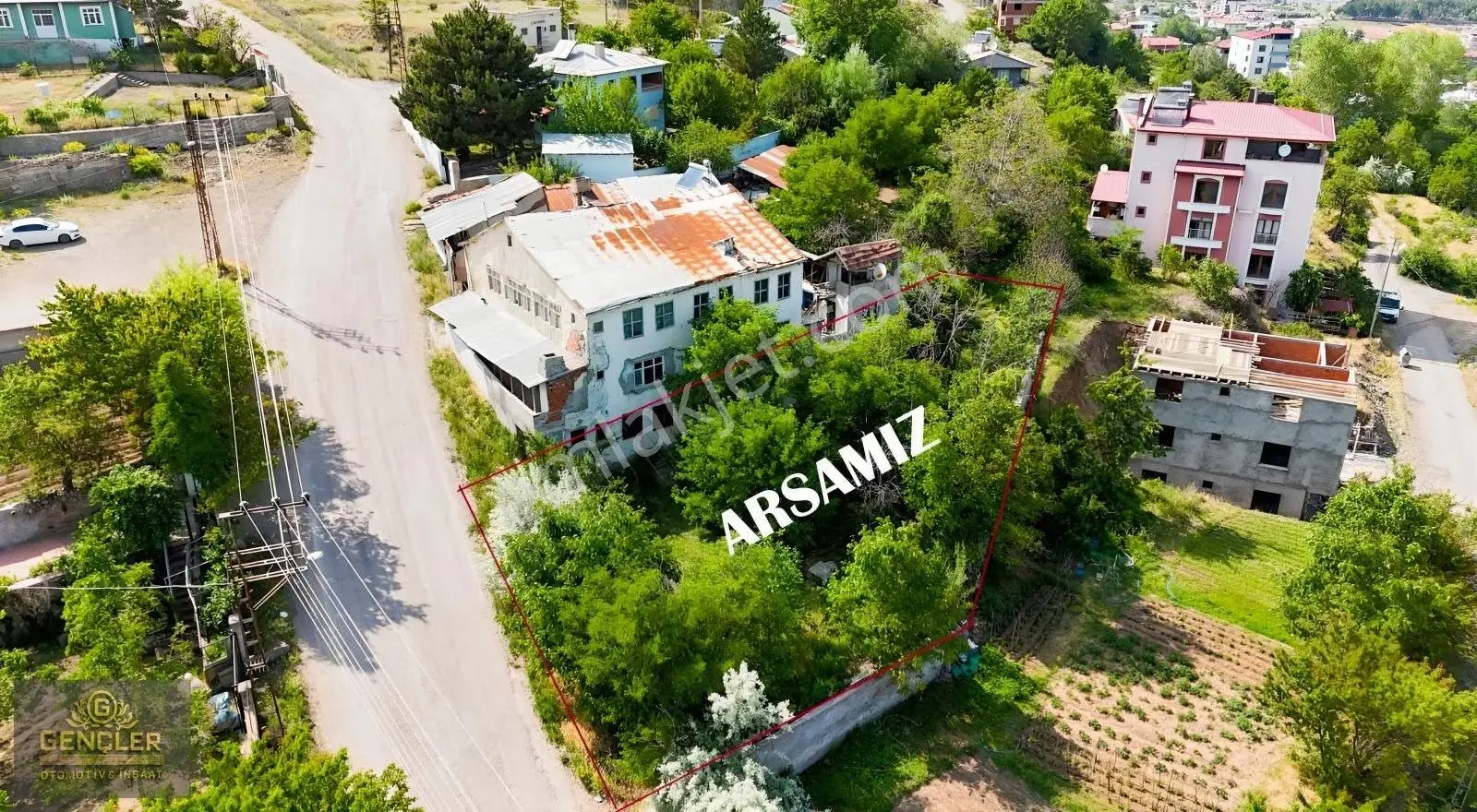 Sivas Suşehri Caddeye Cephe Merkezi Konumda İmarlı/ifrazlı Arsa