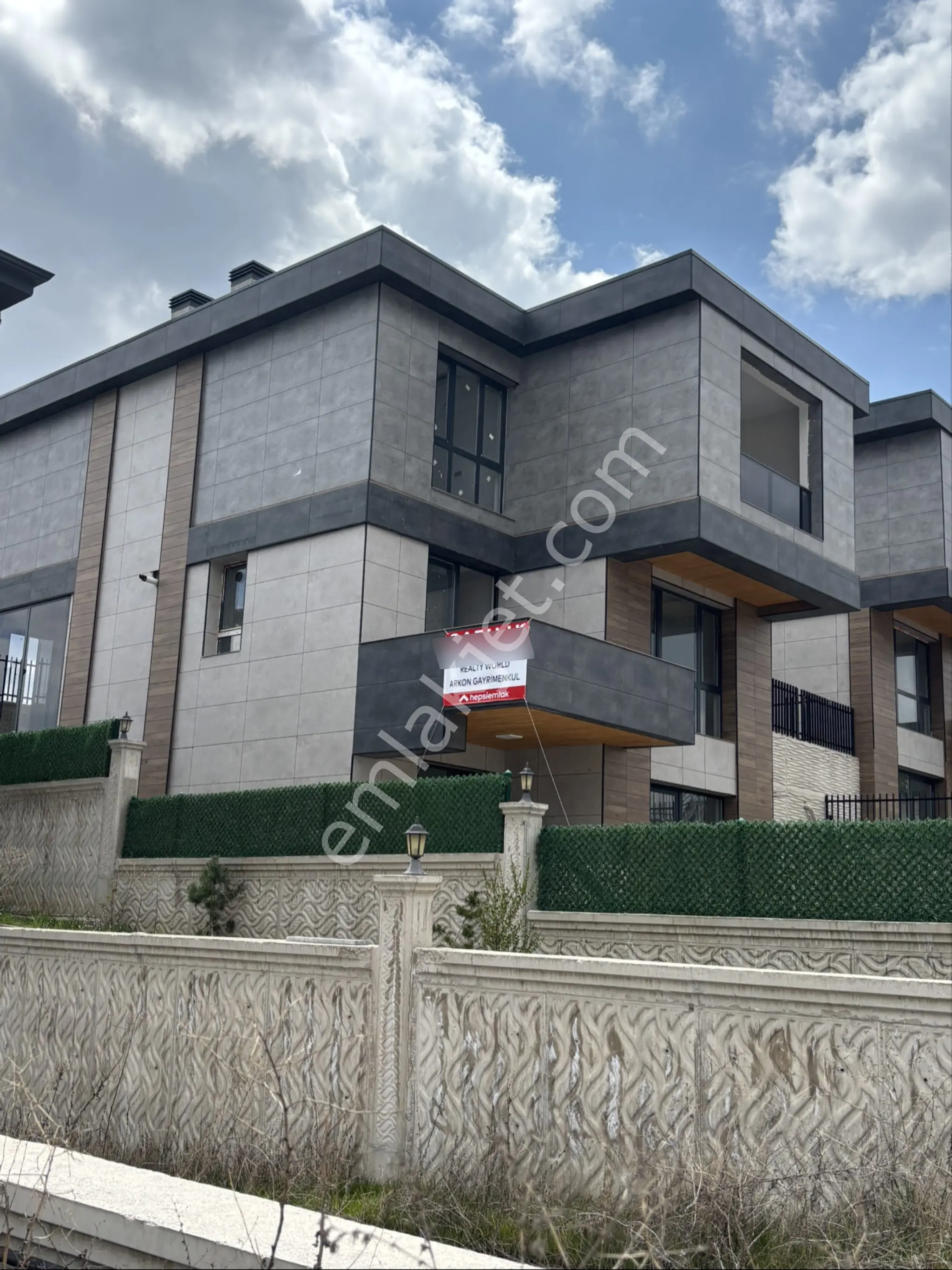Ankara Bağlıca Satılık Geniş Bahçeli Asansörlü Sıfır Lüks Villa - Görsel 2