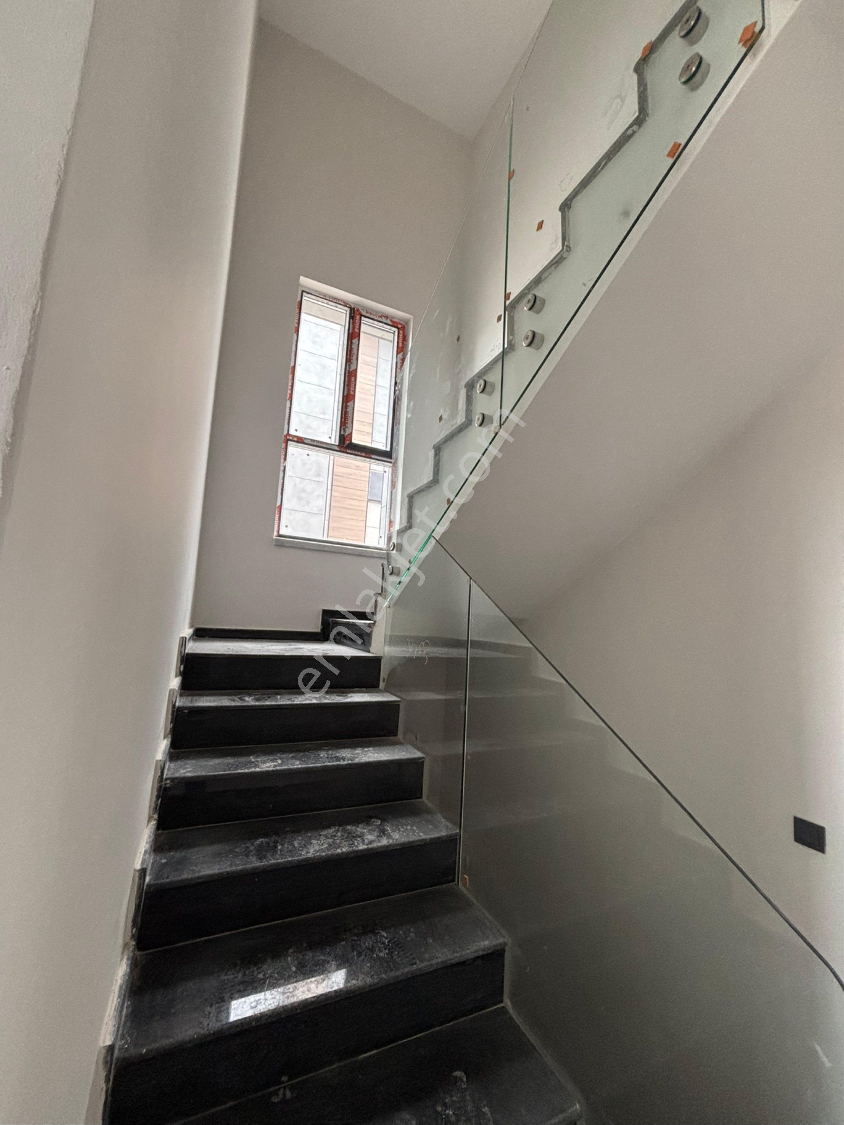 Ankara Bağlıca Satılık Geniş Bahçeli Asansörlü Sıfır Lüks Villa - Görsel 16