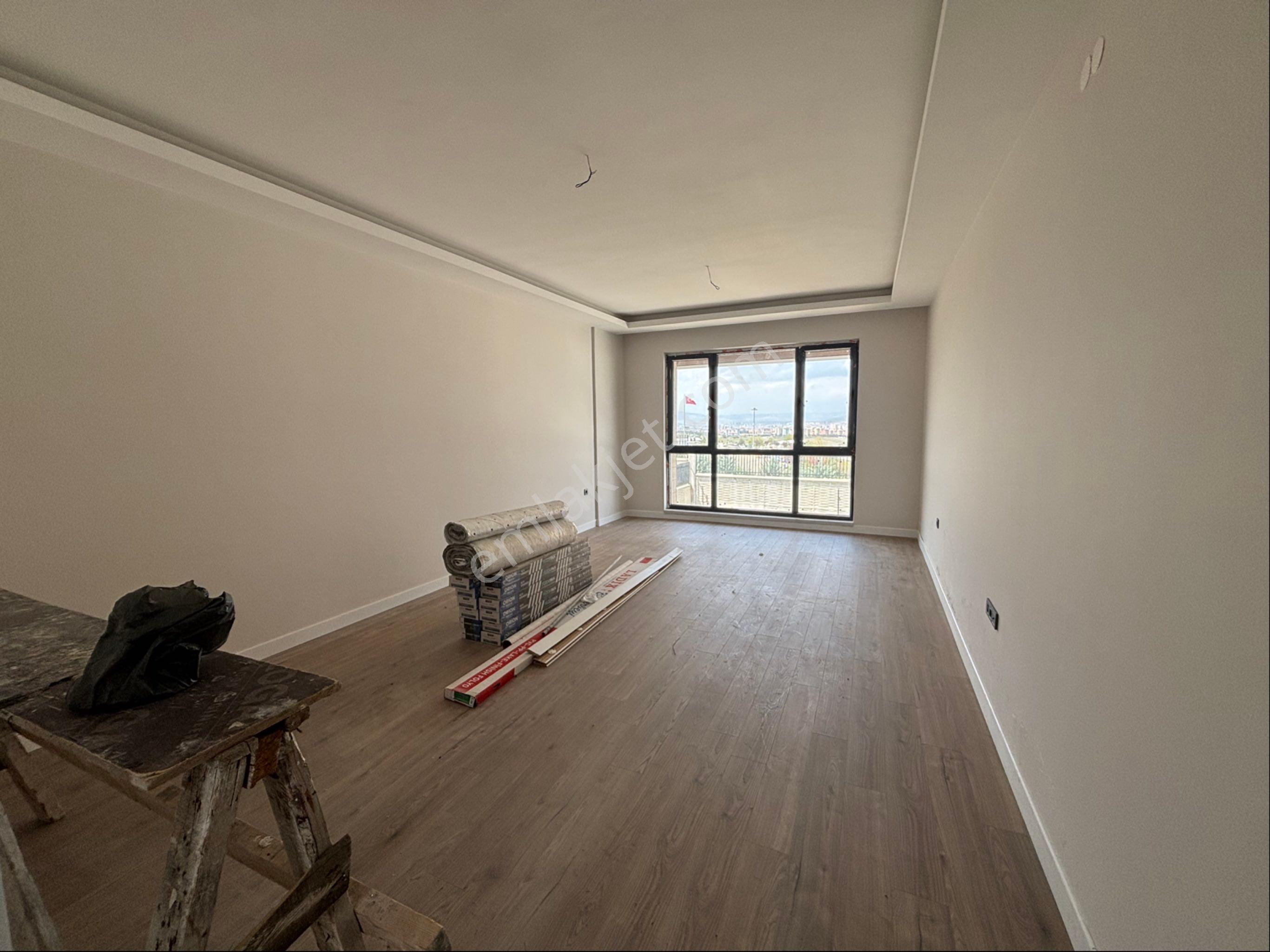 Ankara Bağlıca Satılık Geniş Bahçeli Asansörlü Sıfır Lüks Villa - Görsel 33