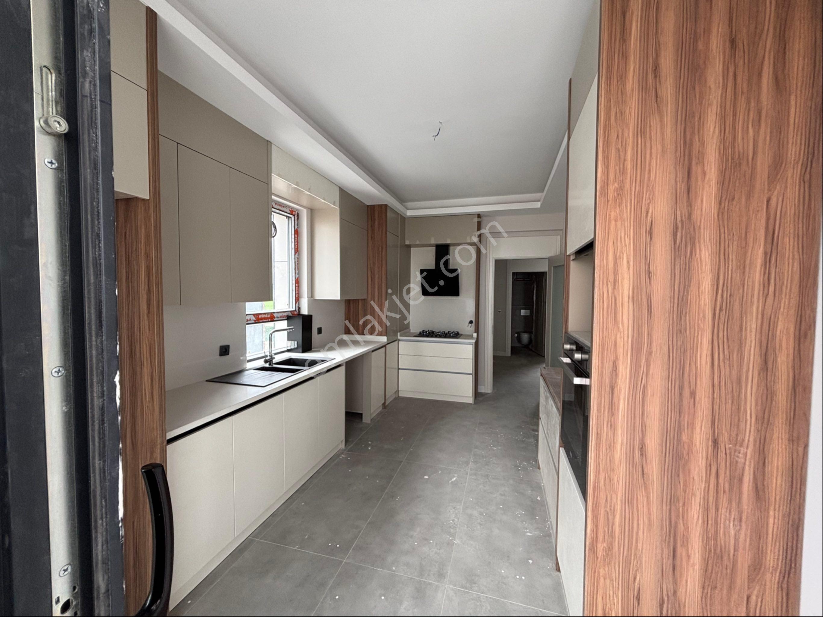 Ankara Bağlıca Satılık Geniş Bahçeli Asansörlü Sıfır Lüks Villa - Görsel 12