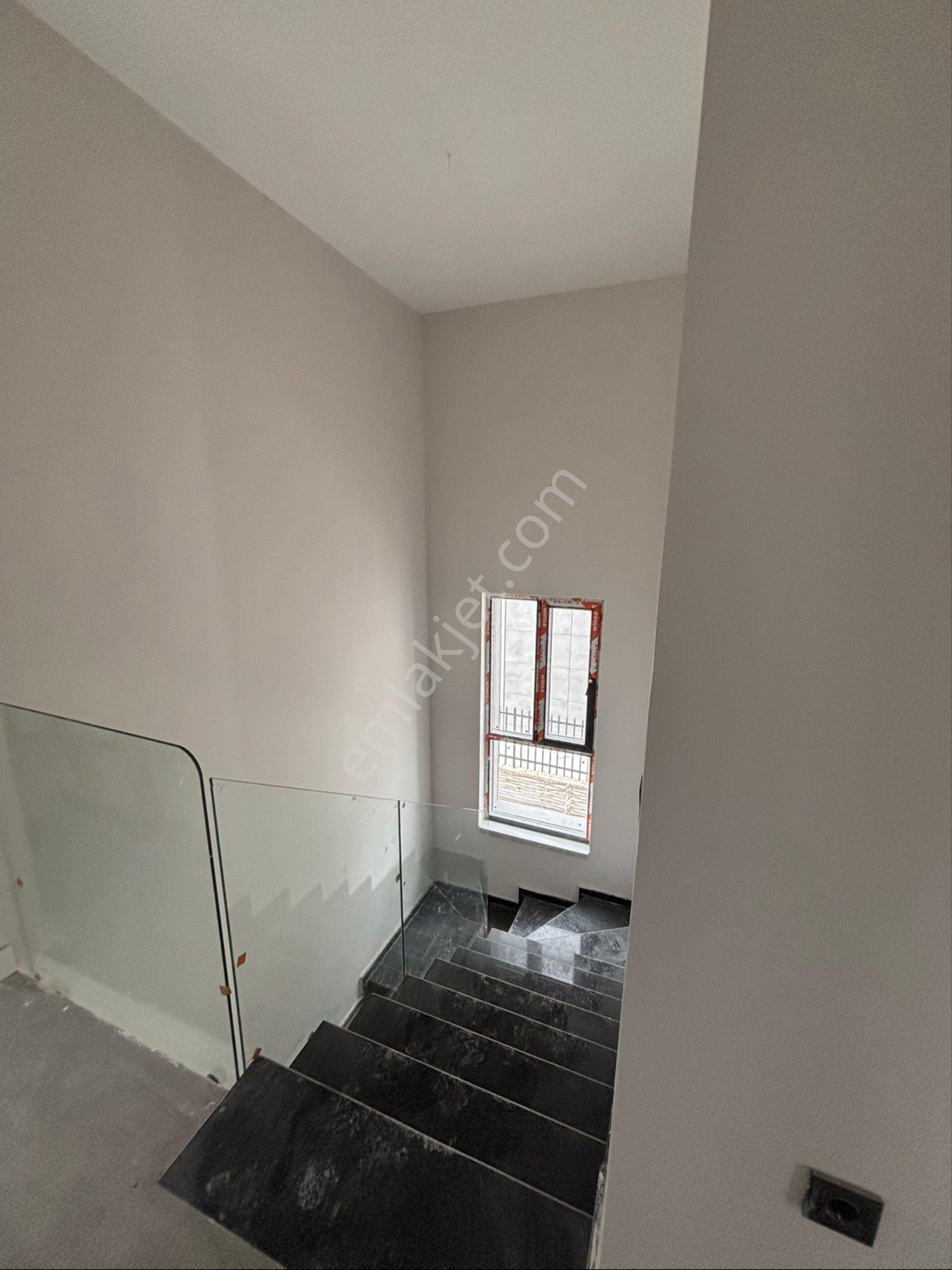Ankara Bağlıca Satılık Geniş Bahçeli Asansörlü Sıfır Lüks Villa - Görsel 27