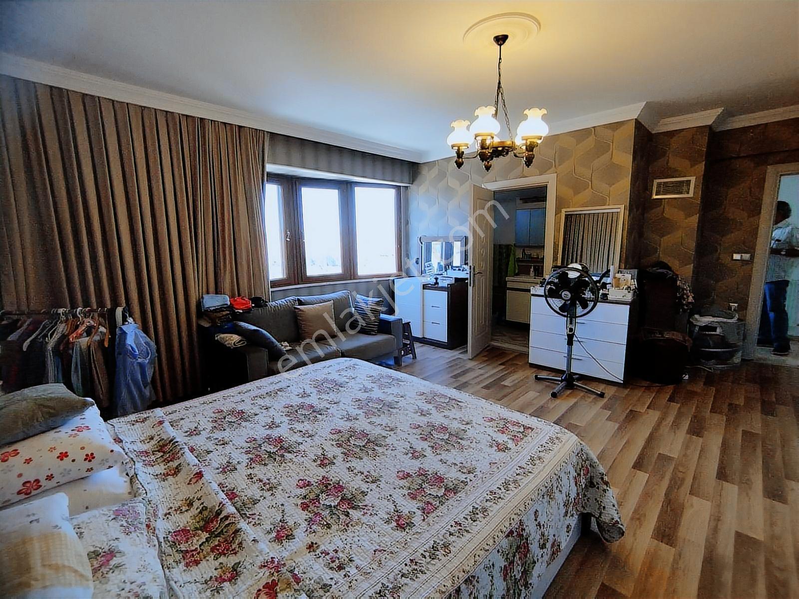 Yalova Merkez Hastane Yolunda Havuzlu Site İçerisinde İkiz Villa - Görsel 24