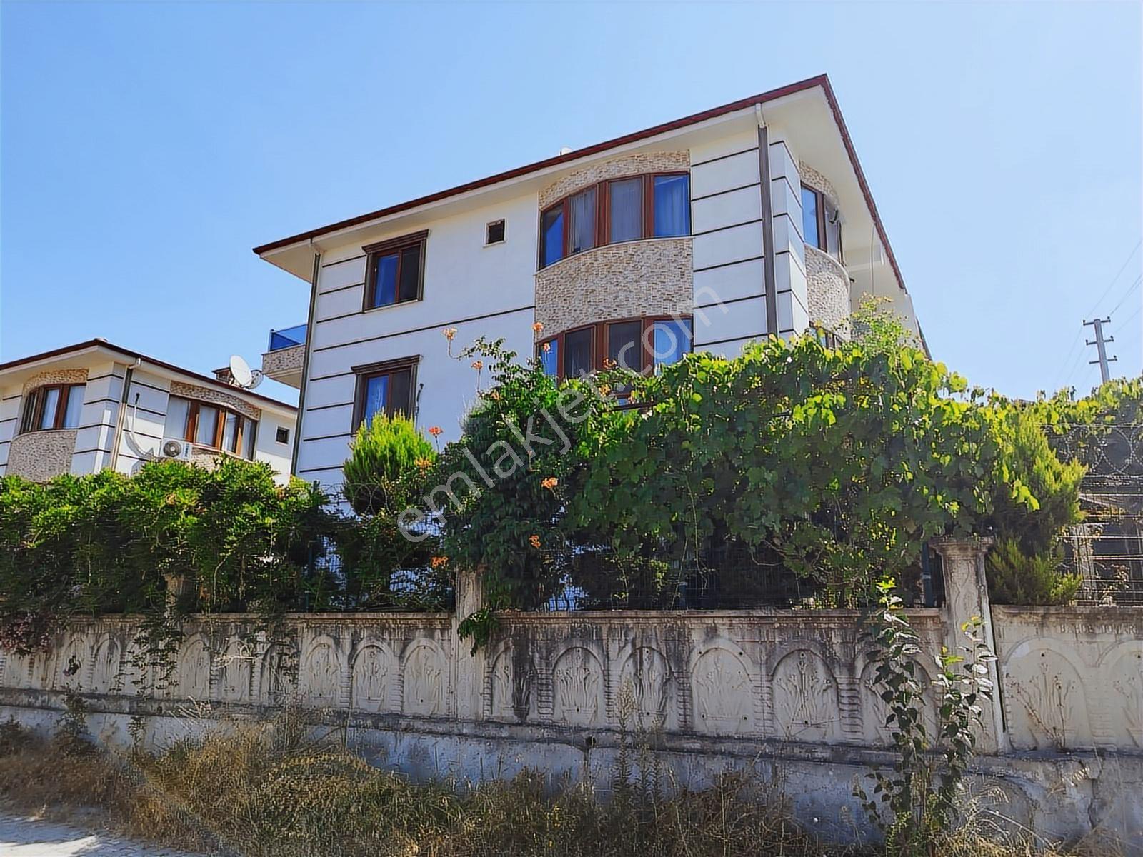 Yalova Merkez Hastane Yolunda Havuzlu Site İçerisinde İkiz Villa - Görsel 5