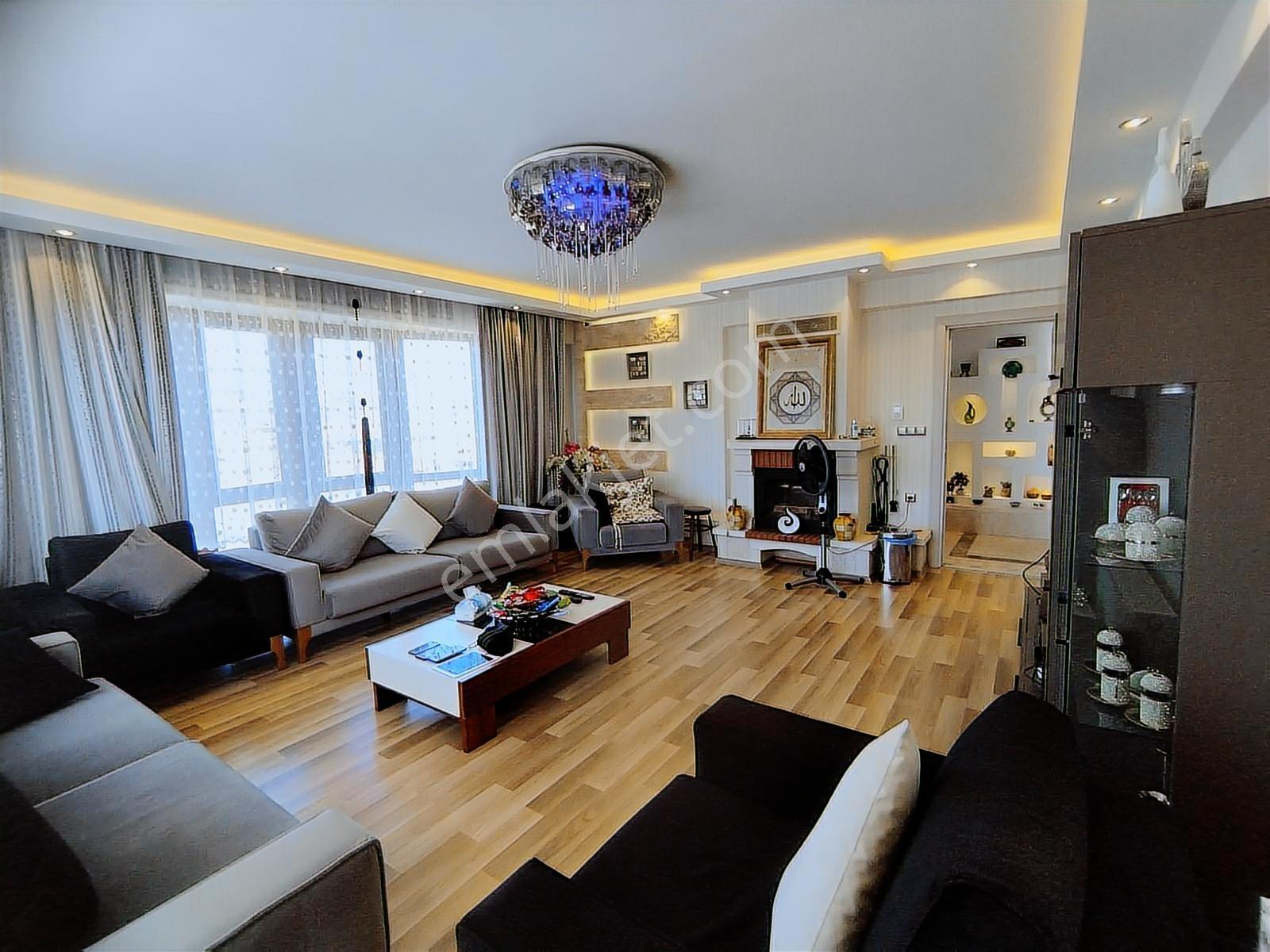 Yalova Merkez Hastane Yolunda Havuzlu Site İçerisinde İkiz Villa - Görsel 33