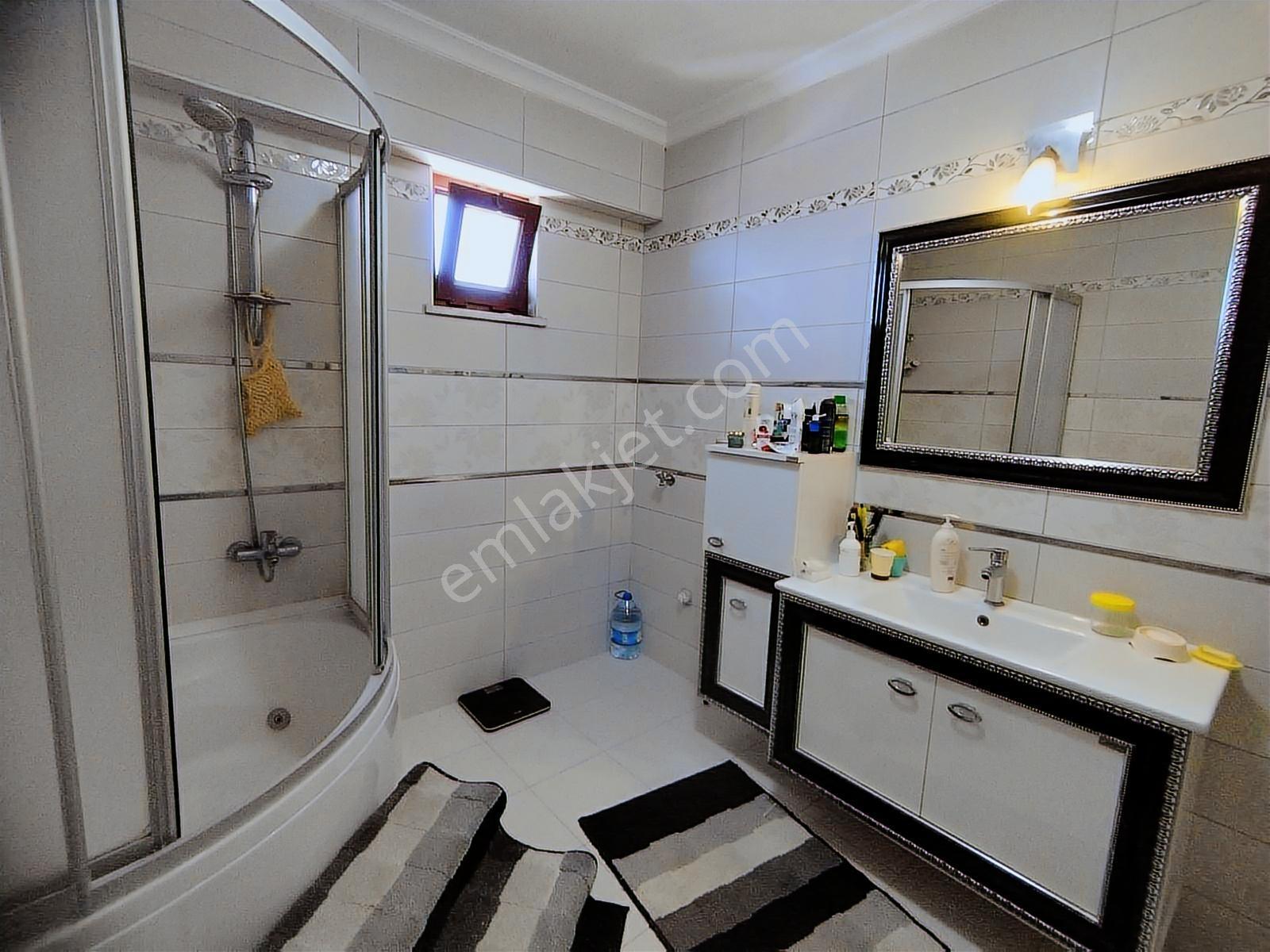Yalova Merkez Hastane Yolunda Havuzlu Site İçerisinde İkiz Villa - Görsel 23