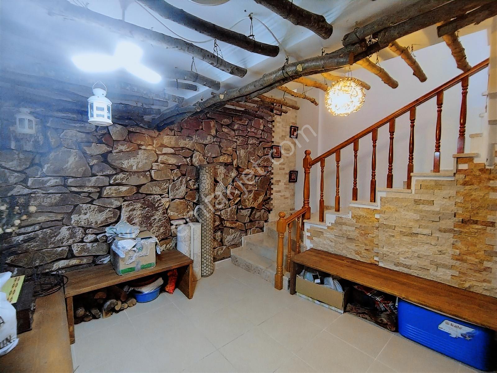 Yalova Merkez Hastane Yolunda Havuzlu Site İçerisinde İkiz Villa - Görsel 6