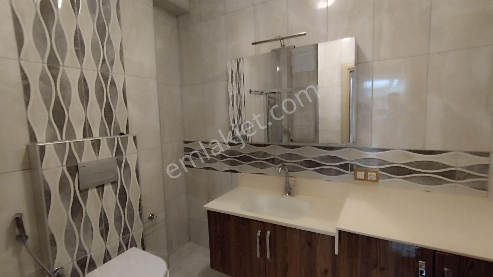 Yalova Prestij Konutlarında Havuzlu 3+1 Geniş Daire - Görsel 3