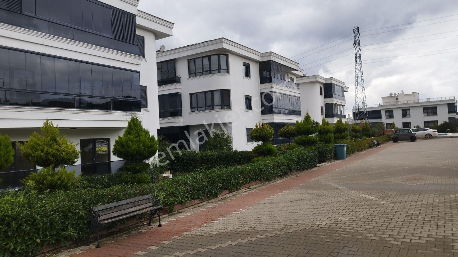 Yalova Prestij Konutlarında Havuzlu 3+1 Geniş Daire - Görsel 14