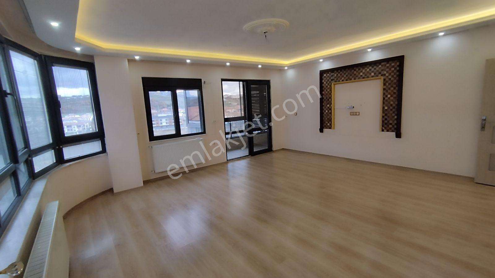 Yalova Prestij Konutlarında Havuzlu 3+1 Geniş Daire - Görsel 20