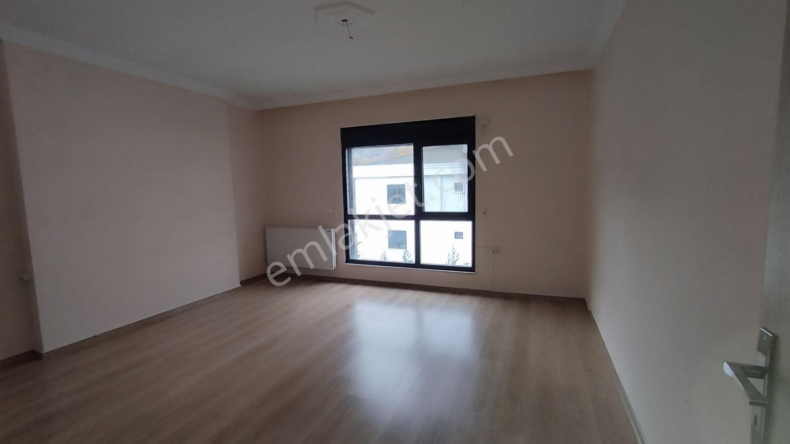 Yalova Prestij Konutlarında Havuzlu 3+1 Geniş Daire - Görsel 26