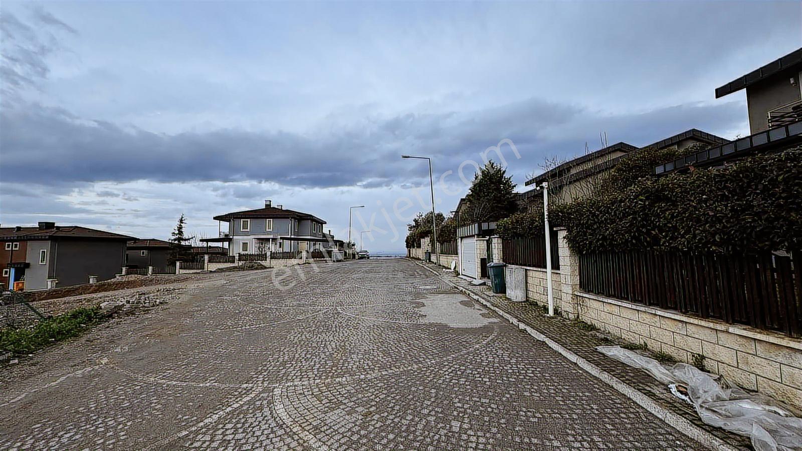 Yalova Merkez Kadıköy'de Satılık Lüks Eşyalı Villa - Görsel 26