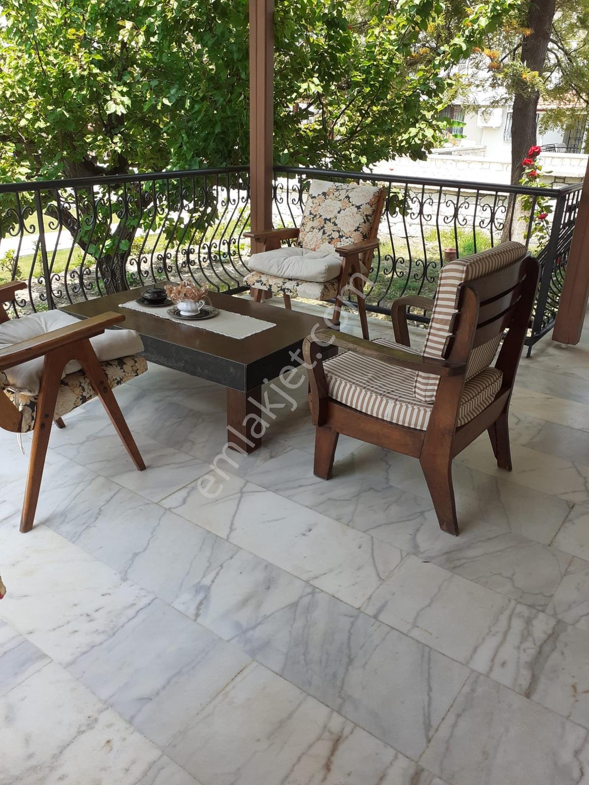 Çeşme Şifne'de Ful Eşyalı Kiralık Villa - Görsel 28