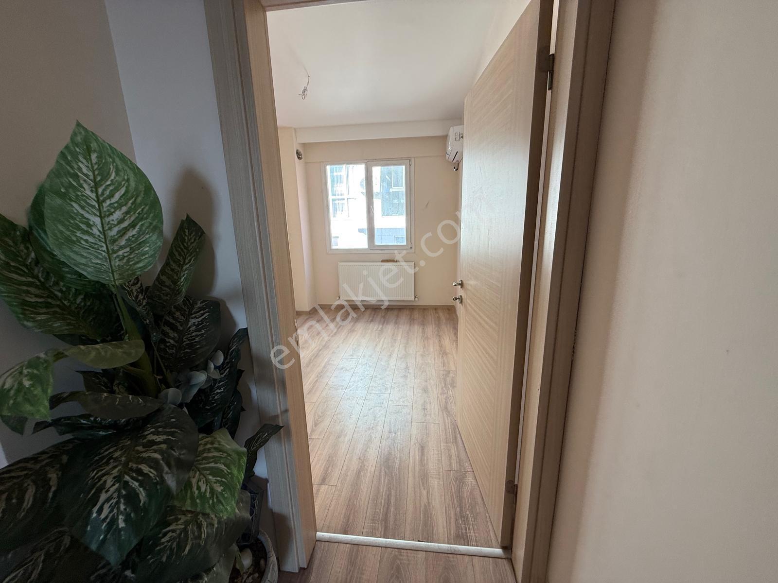 Bayraklı'da Deniz Manzaralı, Otoparklı 5+1 Dubleks Kiralık Daire - Görsel 37