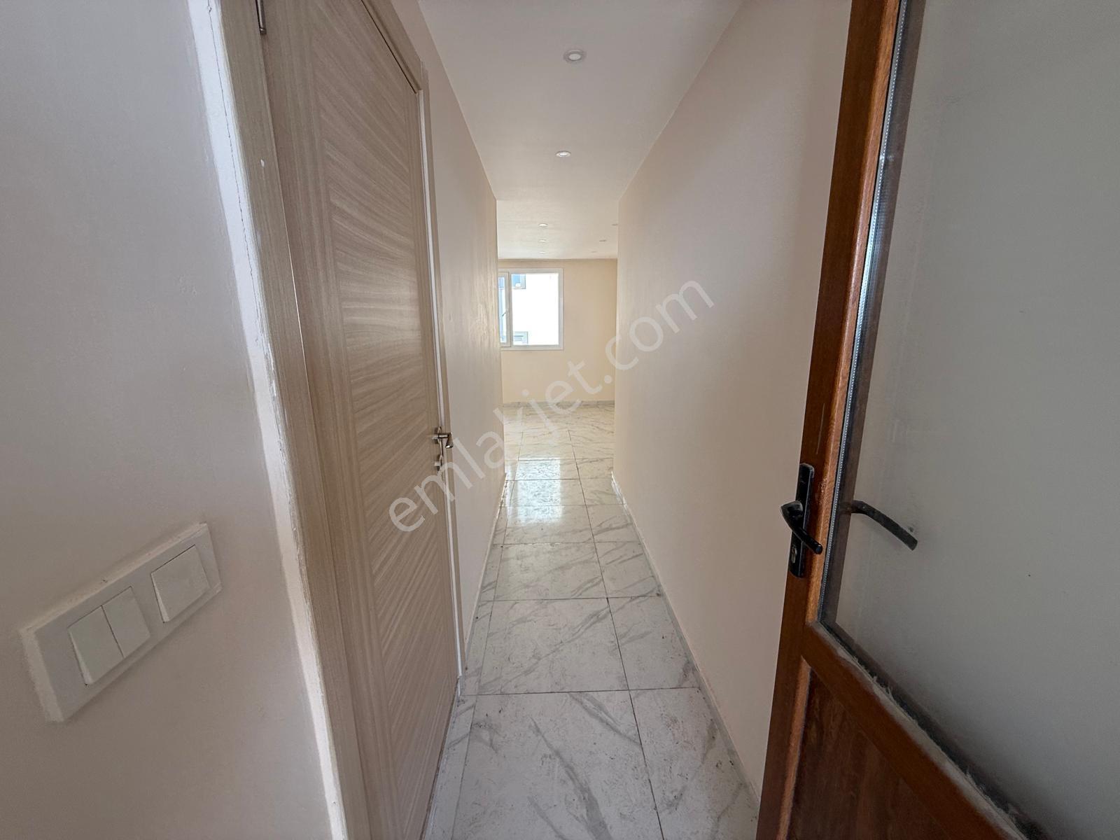 Bayraklı'da Deniz Manzaralı, Otoparklı 5+1 Dubleks Kiralık Daire - Görsel 27
