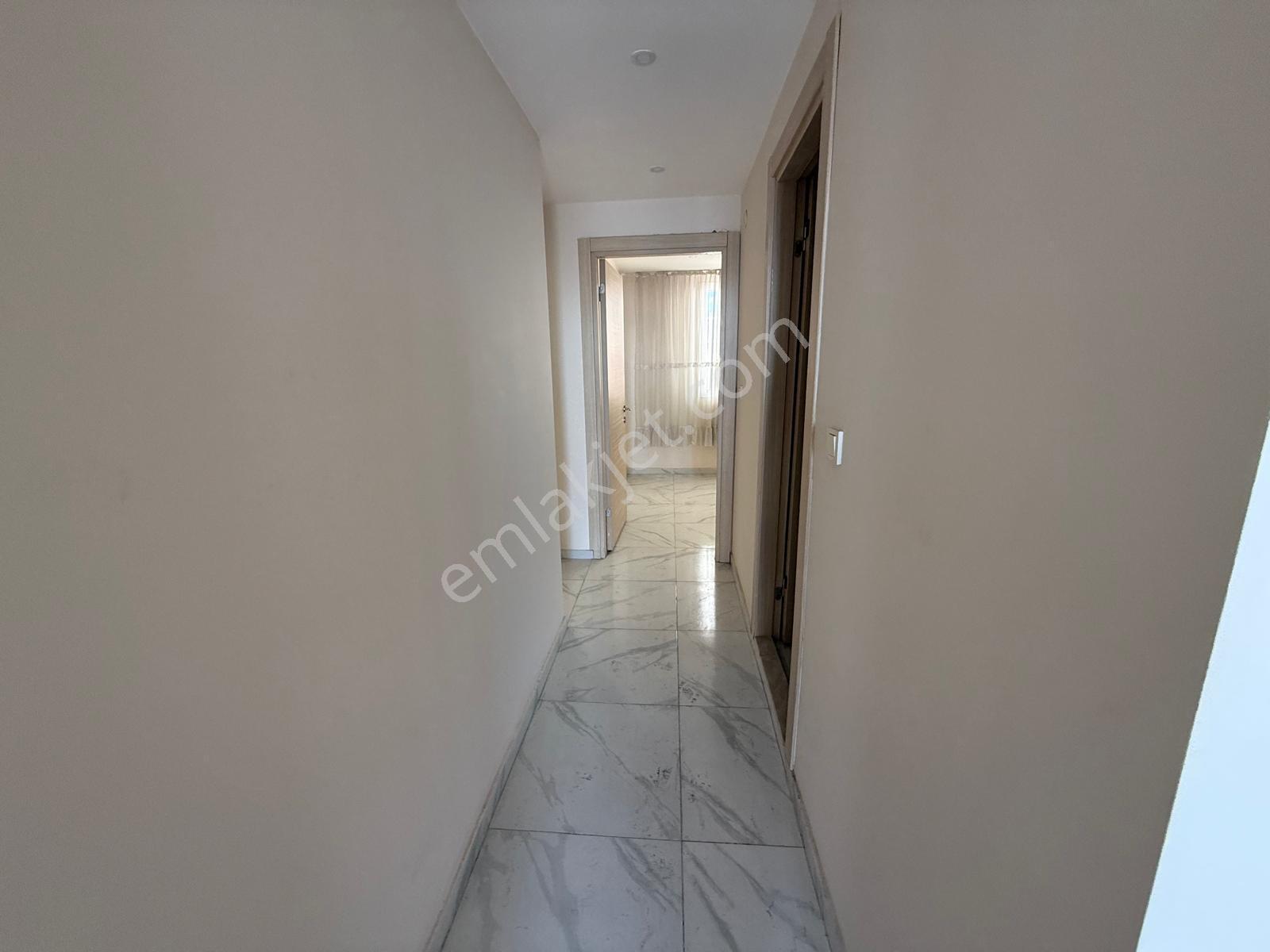 Bayraklı'da Deniz Manzaralı, Otoparklı 5+1 Dubleks Kiralık Daire - Görsel 26