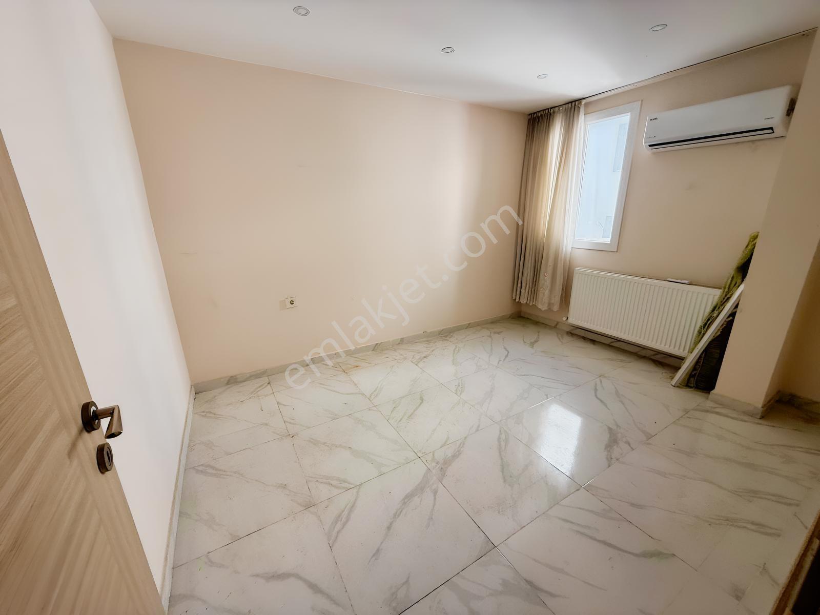 Bayraklı'da Deniz Manzaralı, Otoparklı 5+1 Dubleks Kiralık Daire - Görsel 9