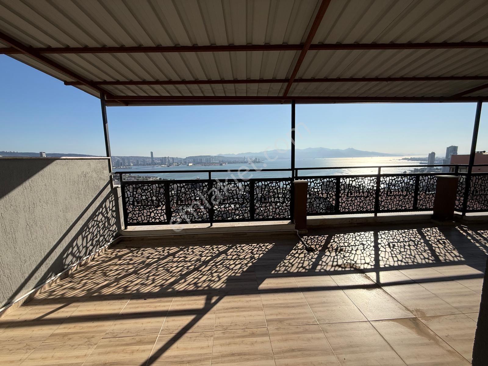 Bayraklı'da Deniz Manzaralı, Otoparklı 5+1 Dubleks Kiralık Daire - Görsel 36