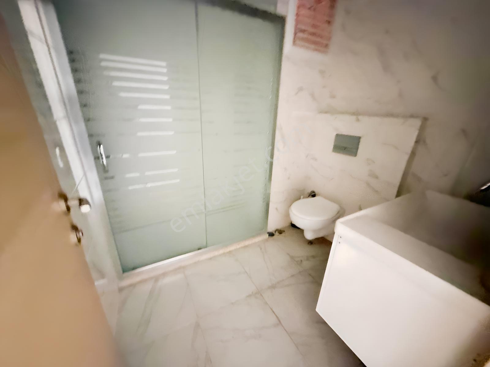 Bayraklı'da Deniz Manzaralı, Otoparklı 5+1 Dubleks Kiralık Daire - Görsel 14