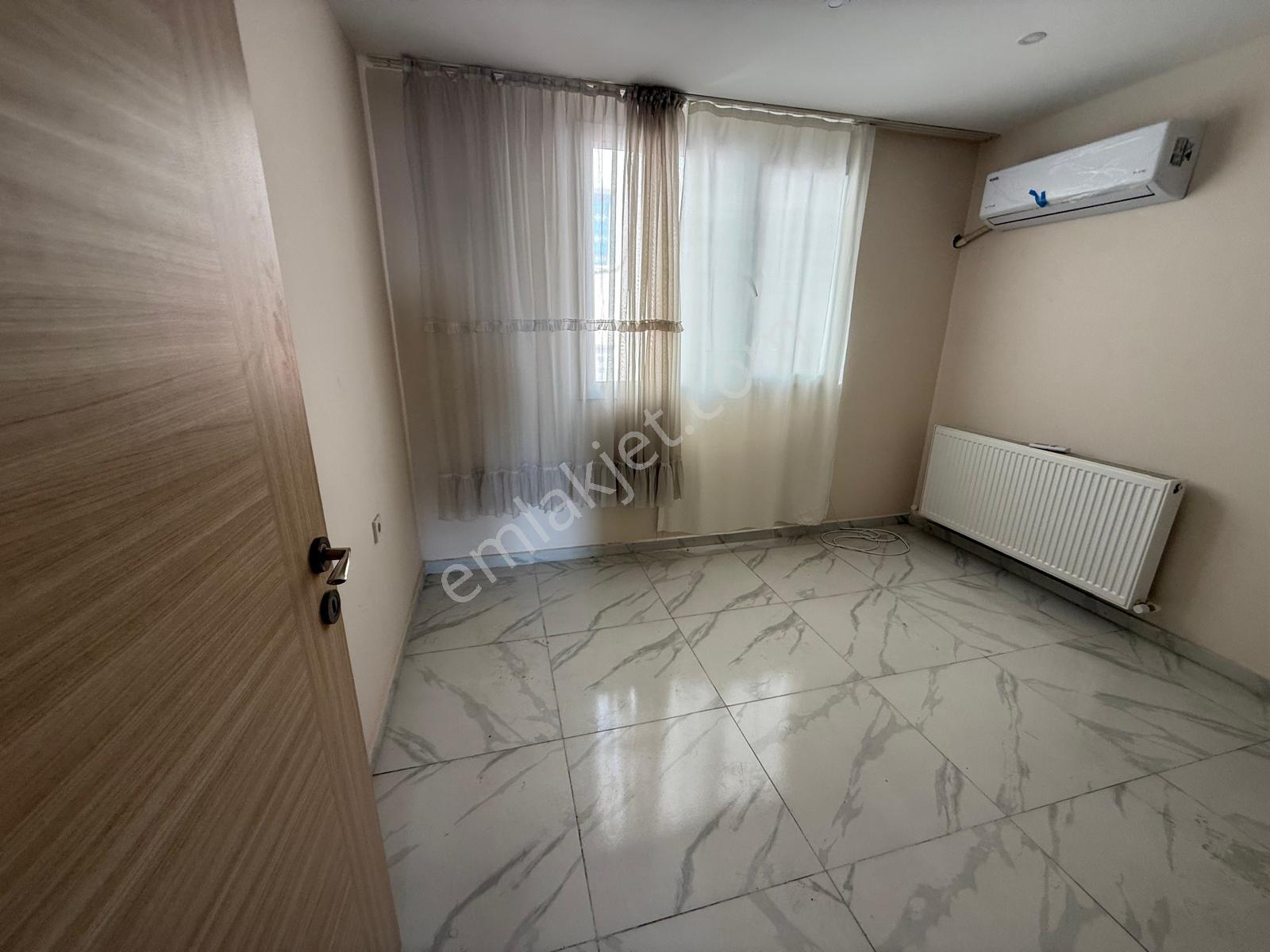 Bayraklı'da Deniz Manzaralı, Otoparklı 5+1 Dubleks Kiralık Daire - Görsel 11