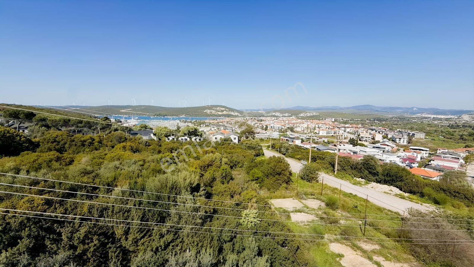 Sığacıkta Deniz Manzaralı Tripleks Bahçeli Villa - Görsel 3