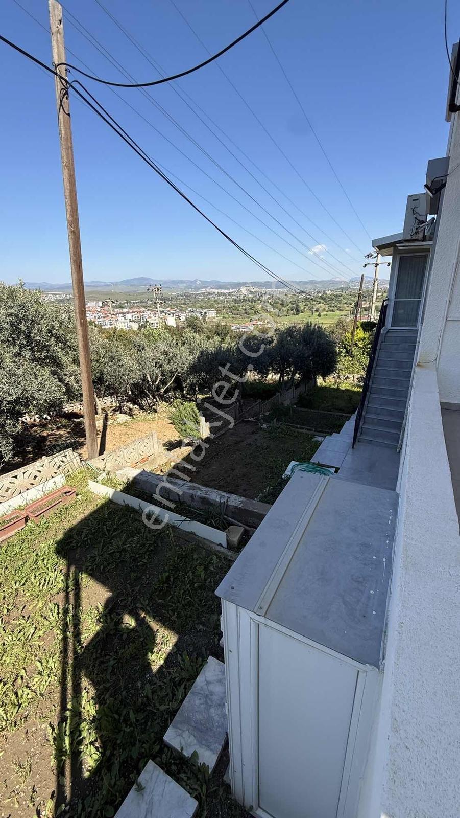 Sığacıkta Deniz Manzaralı Tripleks Bahçeli Villa - Görsel 22