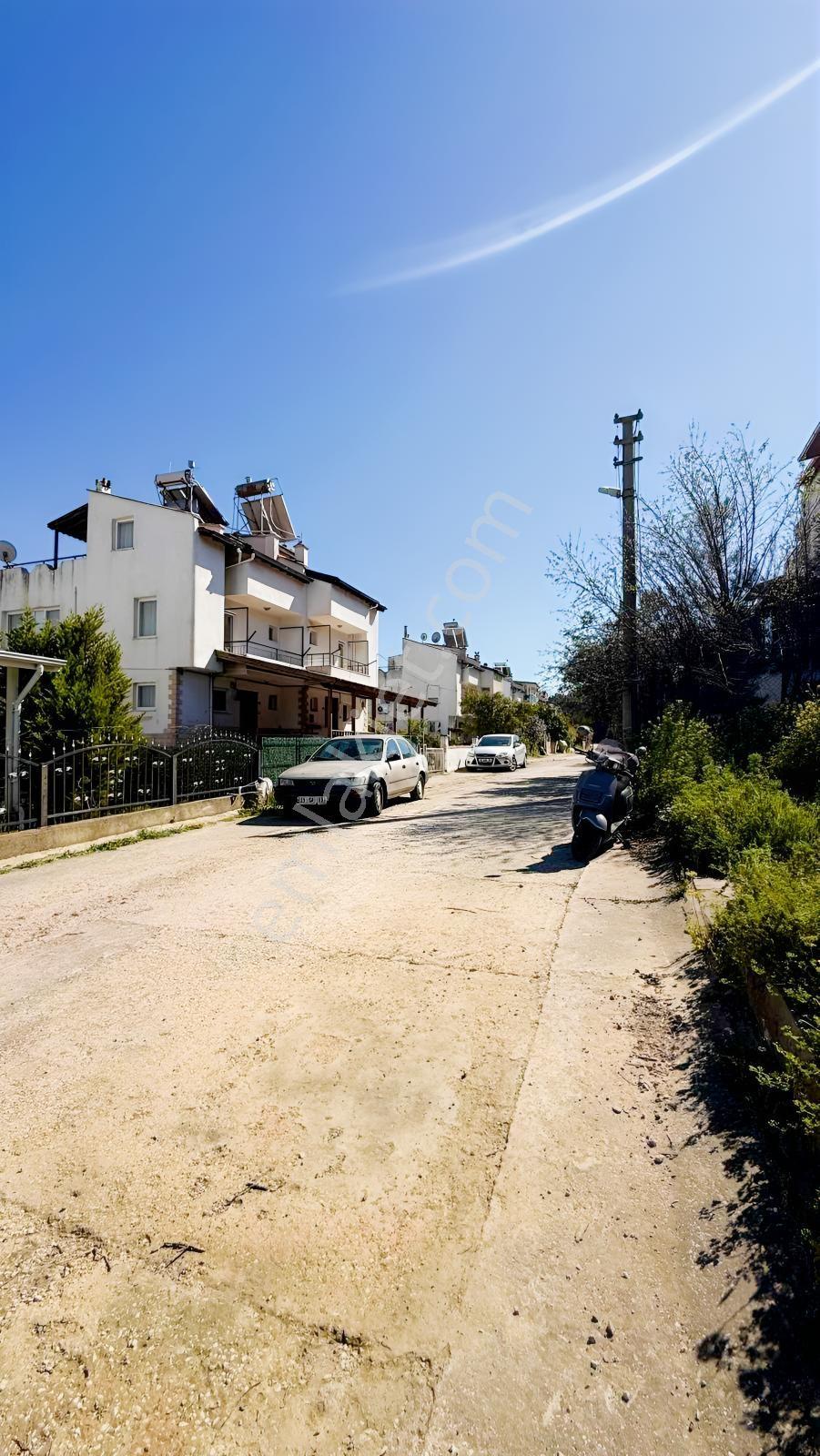 Sığacıkta Deniz Manzaralı Tripleks Bahçeli Villa - Görsel 33