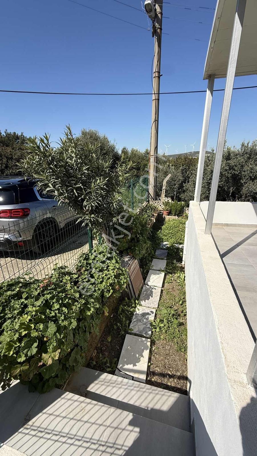 Sığacıkta Deniz Manzaralı Tripleks Bahçeli Villa - Görsel 31