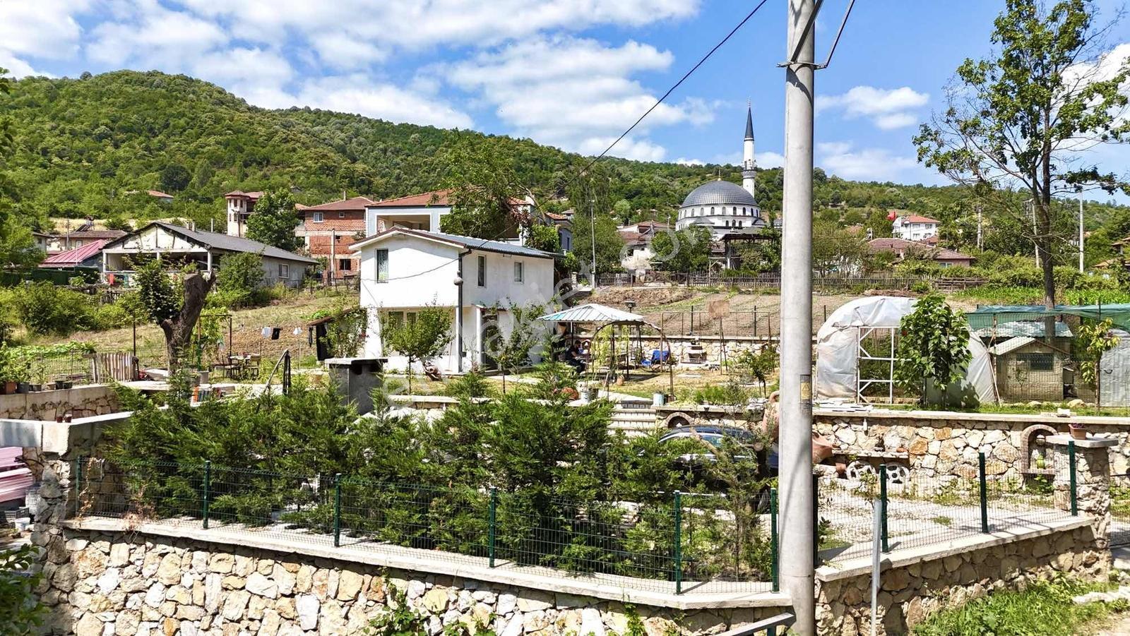 Yalova Kurtköy'de Dere Kenarı 680m2 Arsalı Müstakil Ev - Görsel 15