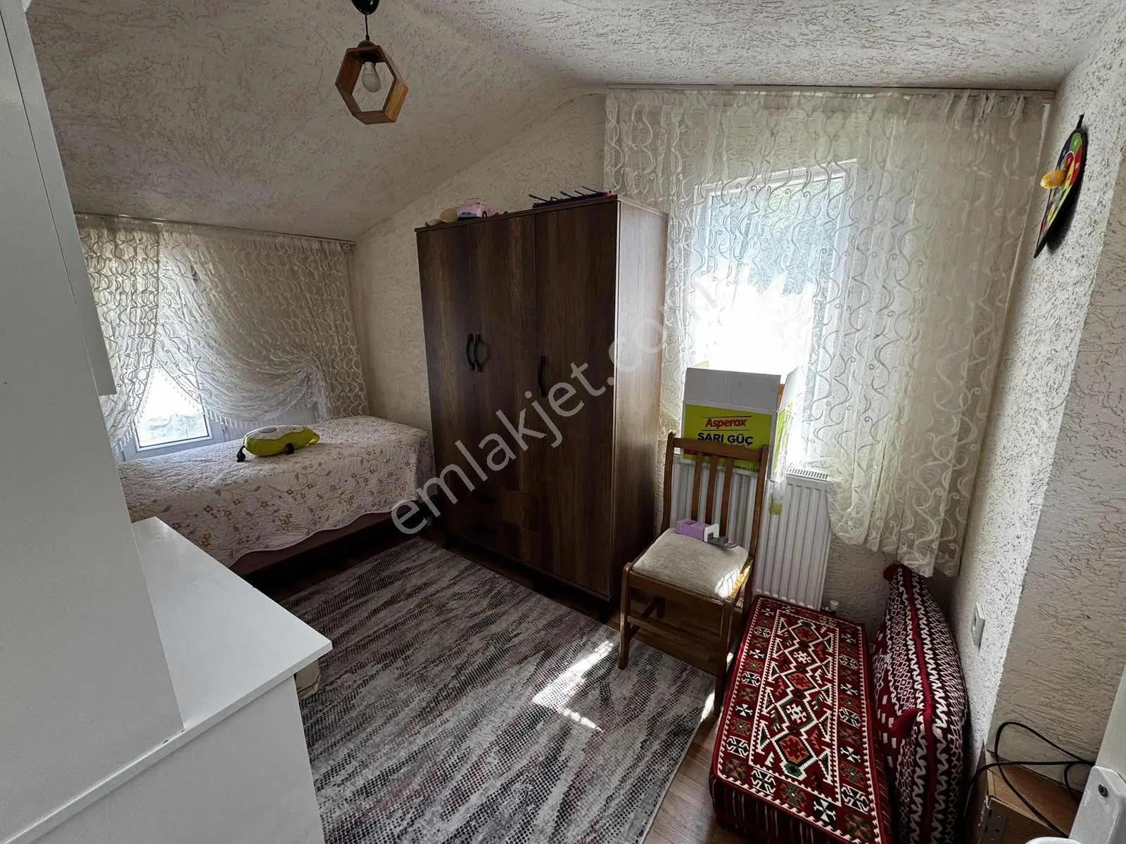 Yalova Kurtköy'de Dere Kenarı 680m2 Arsalı Müstakil Ev - Görsel 4