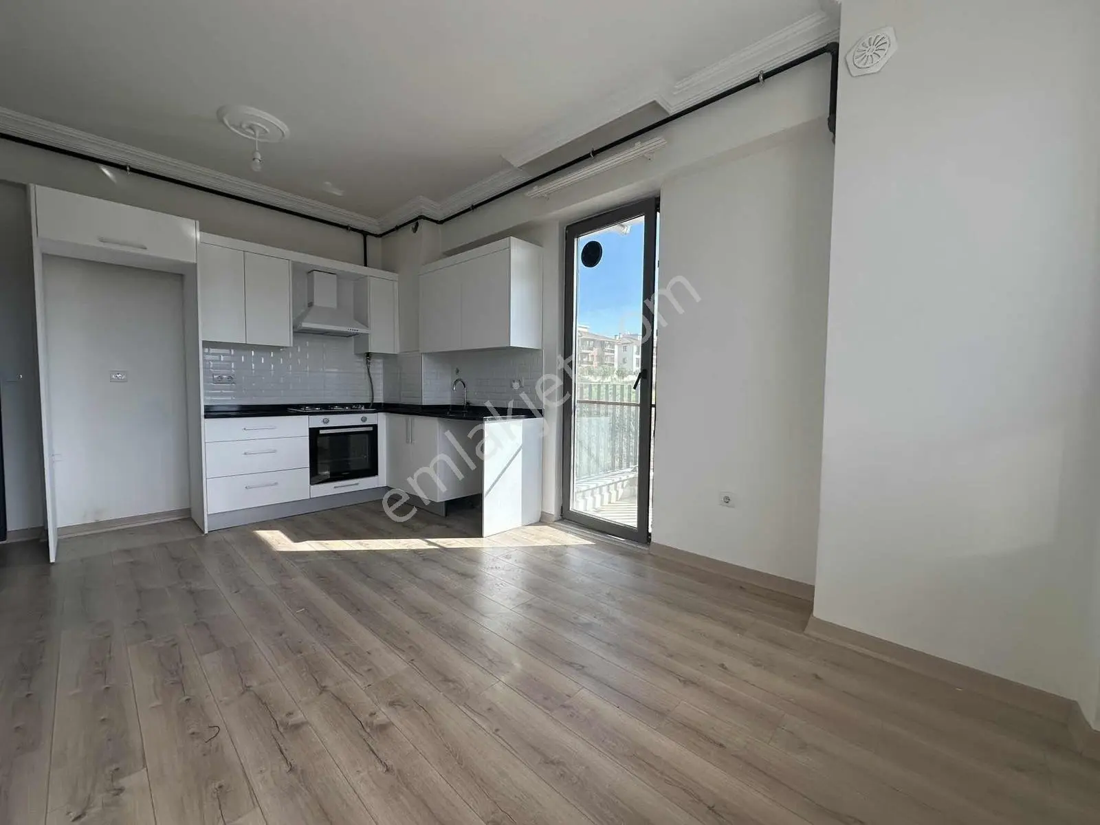 Turyap Soner'den Kiralık, Merkezi Konumda Yeni Binada 1+1 Daire