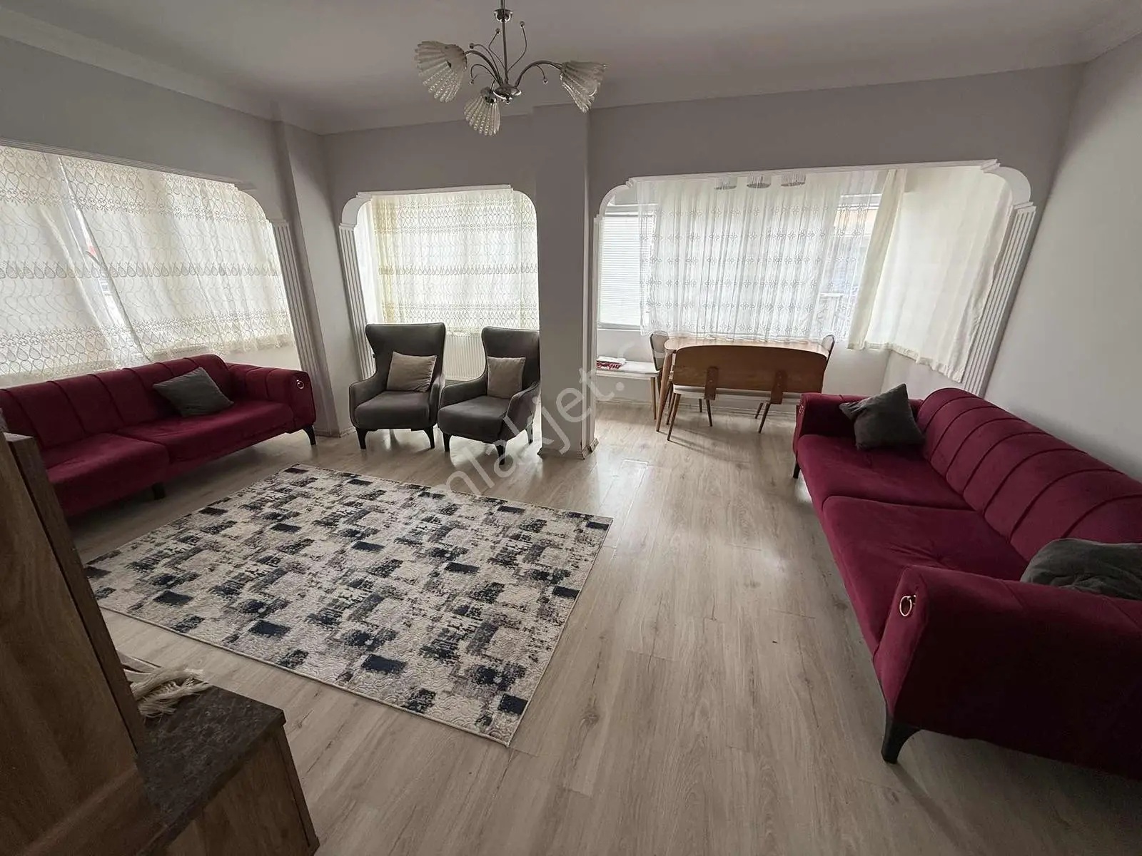Turyap Eren'den Kiralık Bahçelievlerde Eşyalı Klimalı Daire