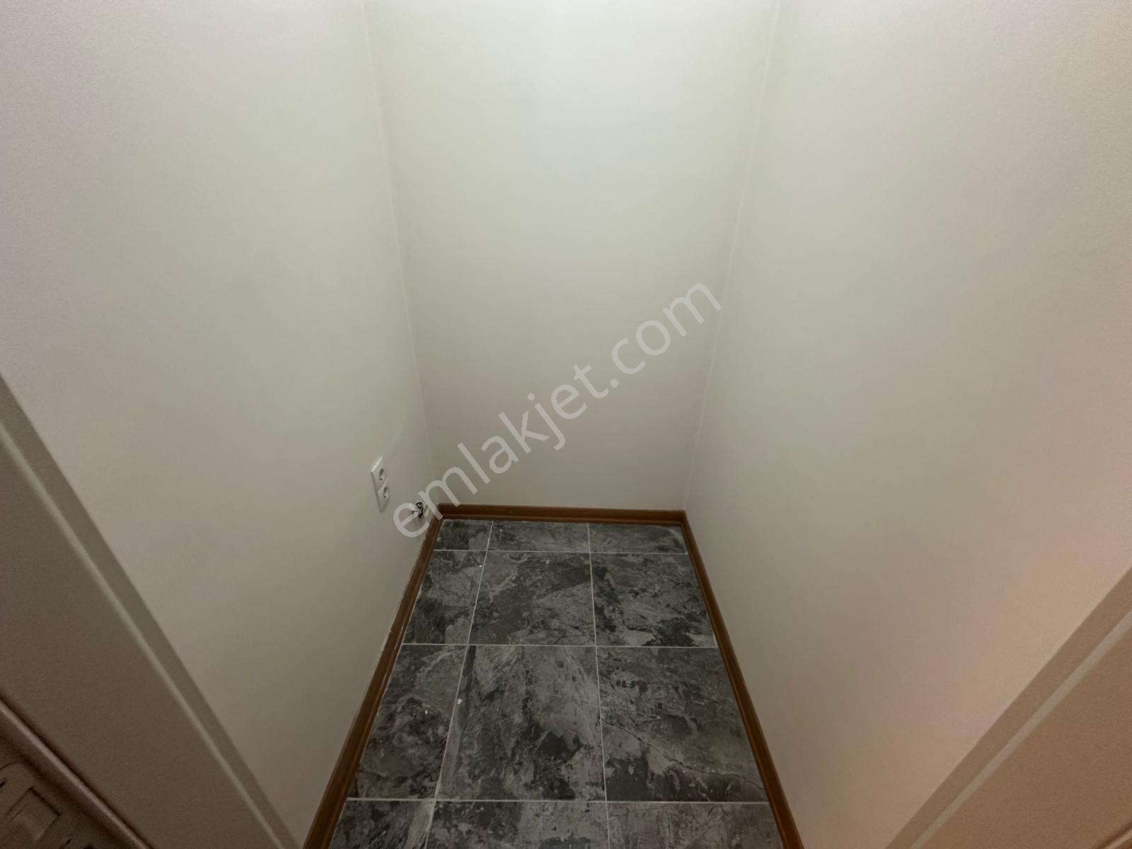 Ulus Rezidans Kiralık Sıfır 1+1 Ara Kat Güney Cephe Daire - Görsel 11