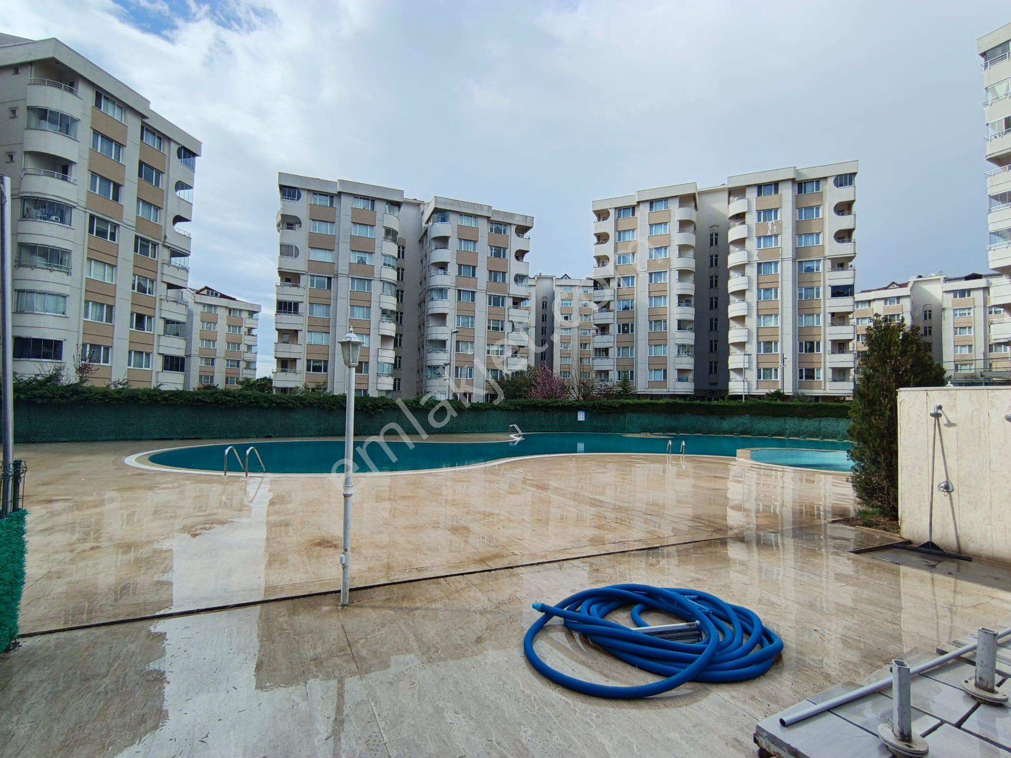 Çekmeköy Paradise City Satılık Ultra Lüks 3+1 Ara Kat Daire - Görsel 2
