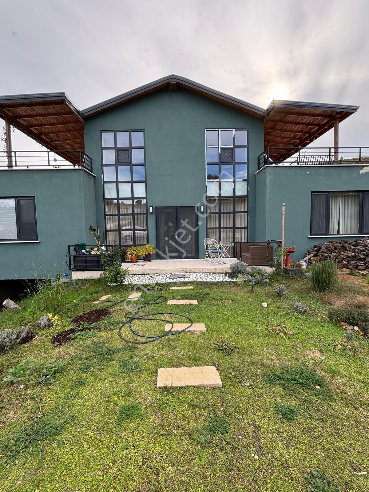 Şehirden Uzak, Doğa İçinde Aktoprak Köyünde Satılık 6+2 Villa - Görsel 24
