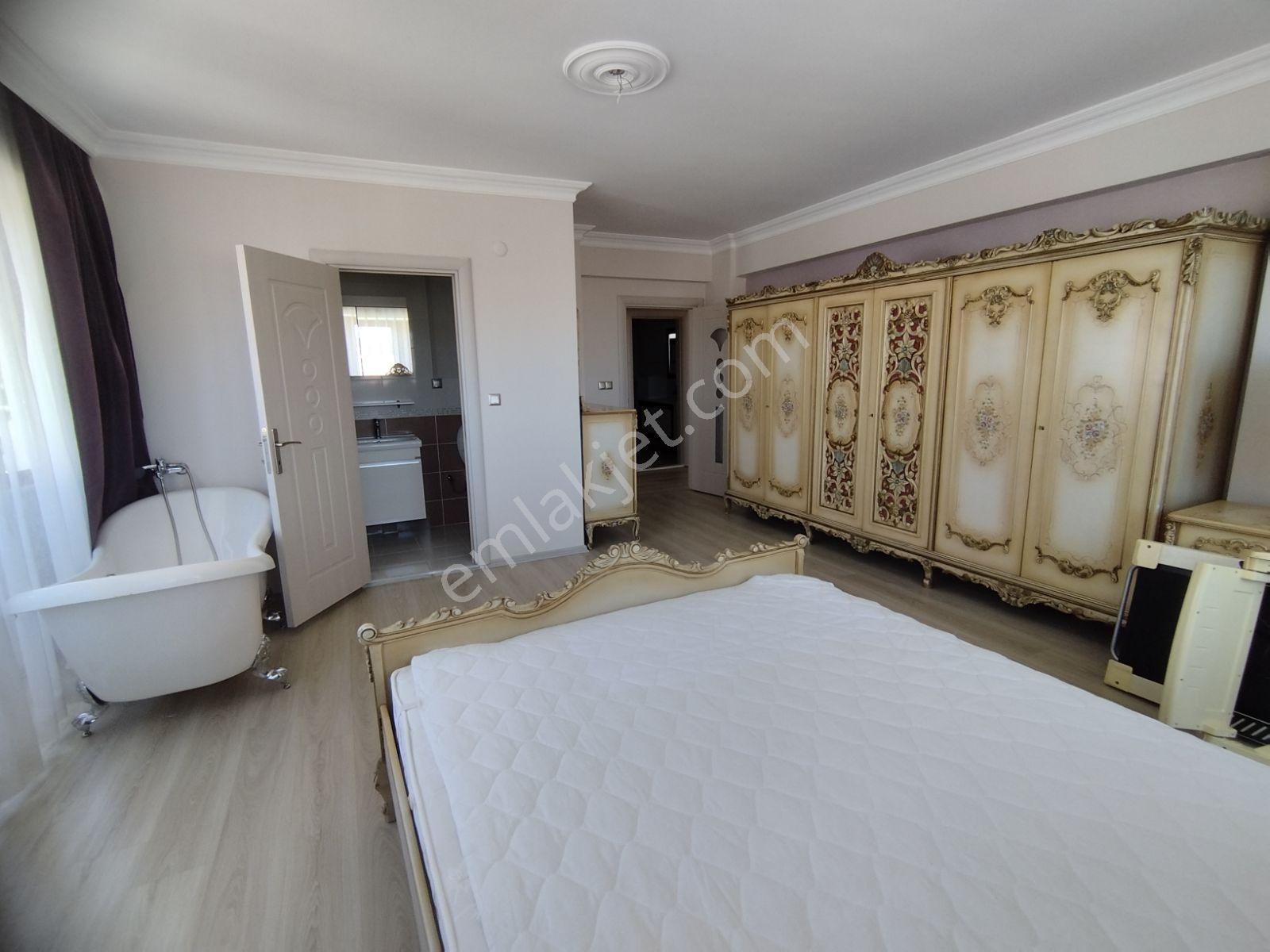 Yalova Merkez Havuzlu Site İçerisinde 5+2 İkiz Villa - Görsel 19