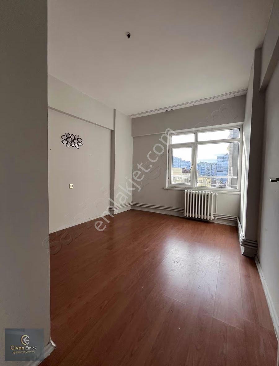 100.yıl Bulvara Cephe İster Ofis İster Ev Kiralık 2+1 - Görsel 2