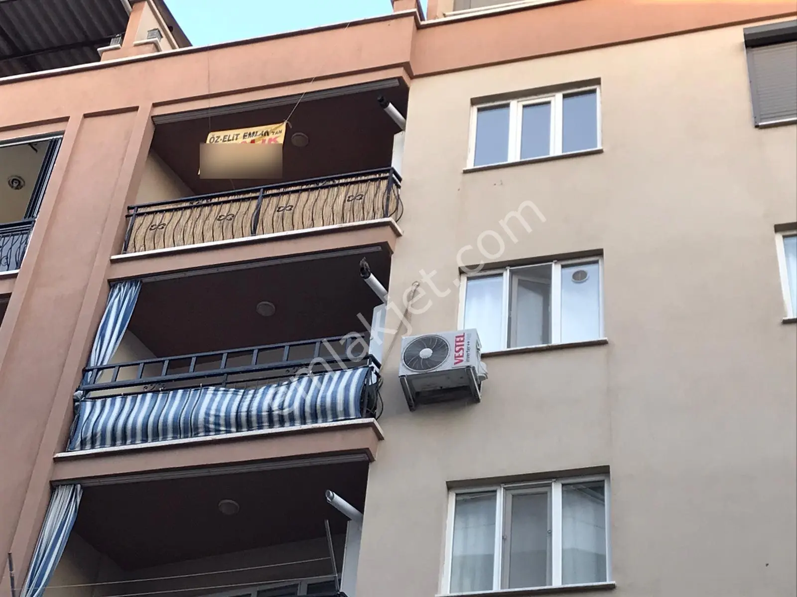 Öz Elit Emlak'tan Muradiye Cadde Üzeri Kiralık Dubleks 20.000 Tl.